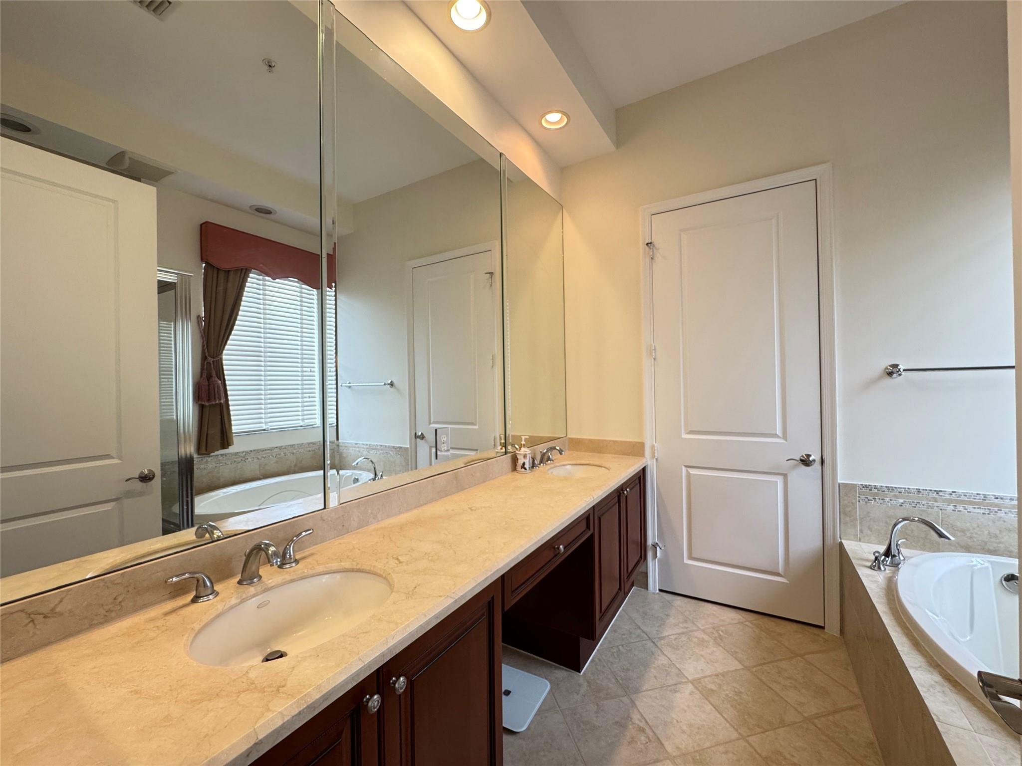 ARTESIA - Residential Lease