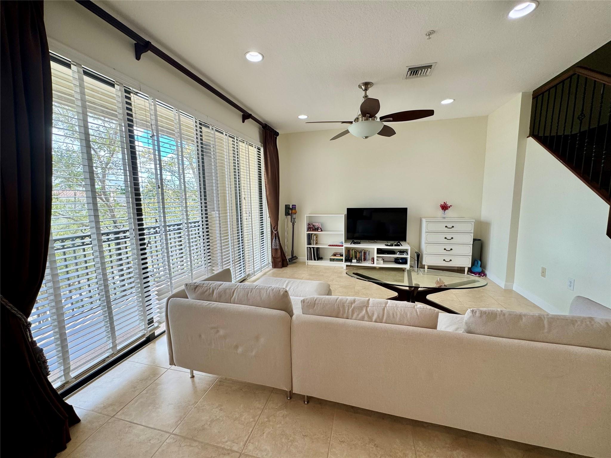 ARTESIA - Residential Lease