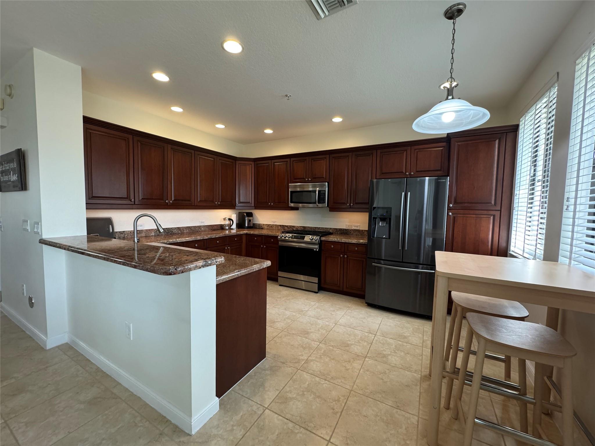 ARTESIA - Residential Lease
