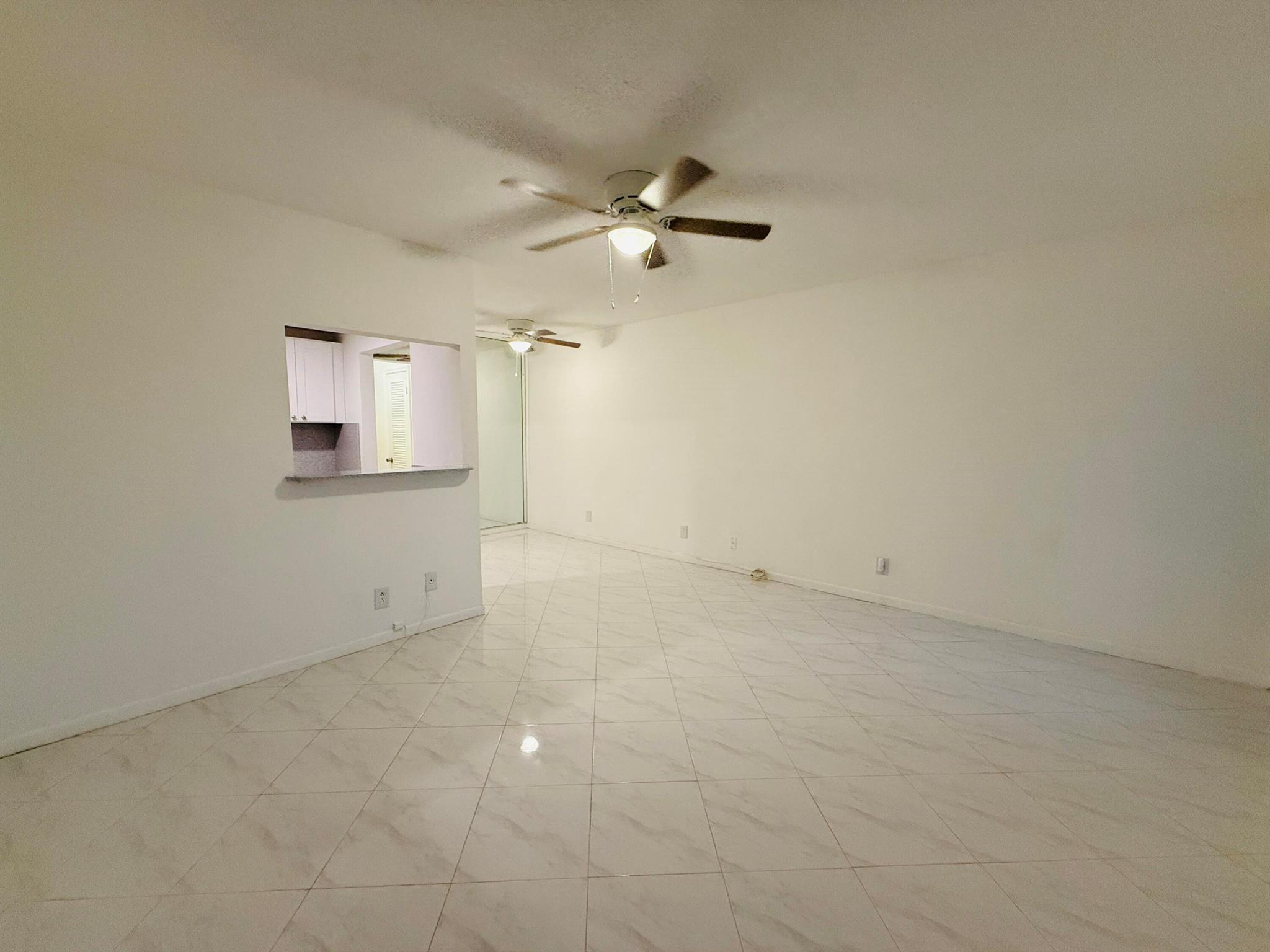 198 Salisbury I, West Palm Beach, FL, 33417/$65,000 3 198 Salisbury I