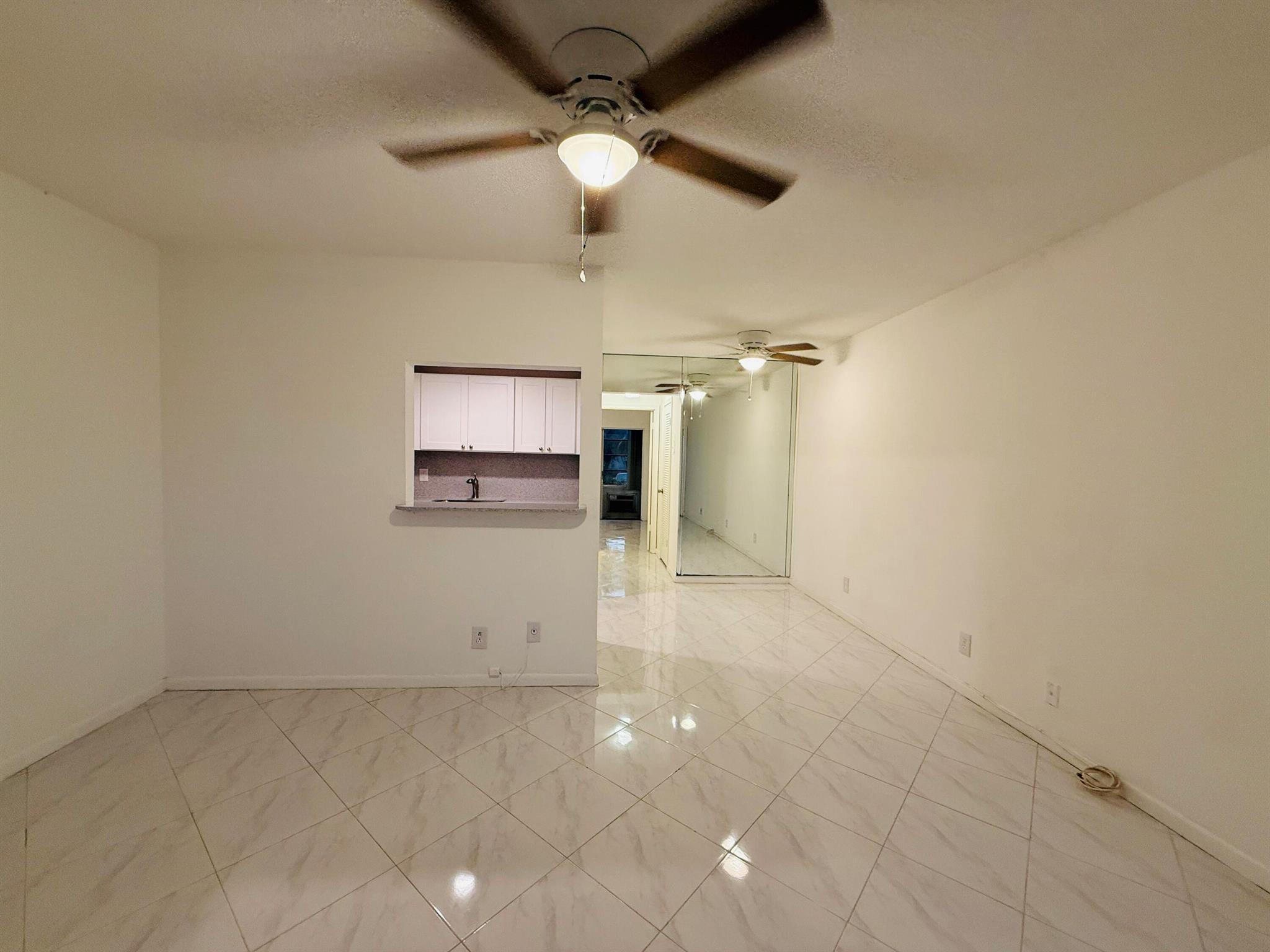 198 Salisbury I, West Palm Beach, FL, 33417/$65,000 2 198 Salisbury I