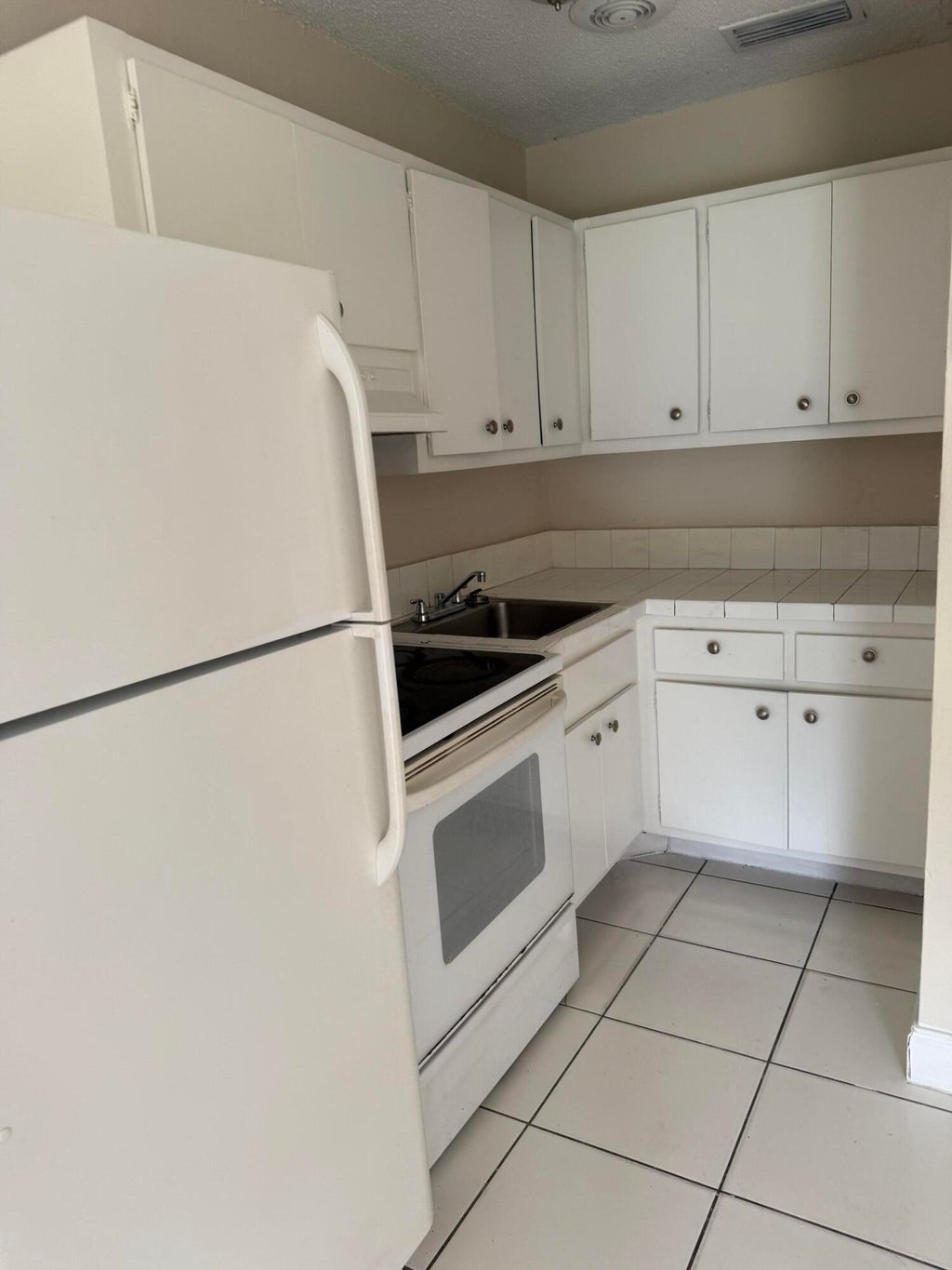 Photo of 1431 SW 44TH Terrace #3, Fort Lauderdale, FL 33317 (MLS # B26073812)