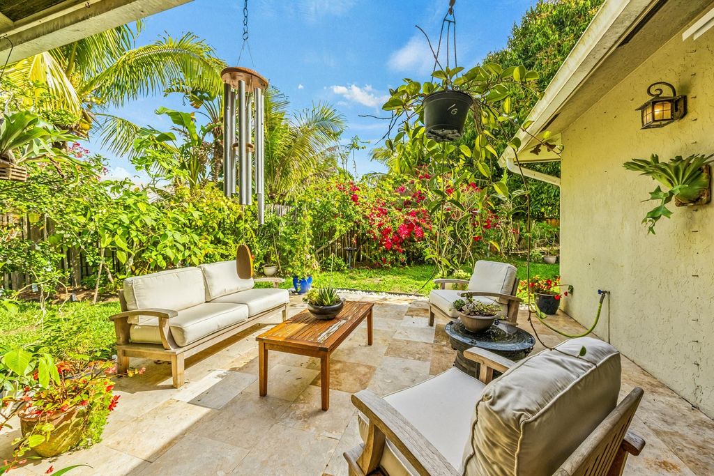 Photo of 10859 Cambay Circle, Boynton Beach, FL 33437 (MLS # R11169116)