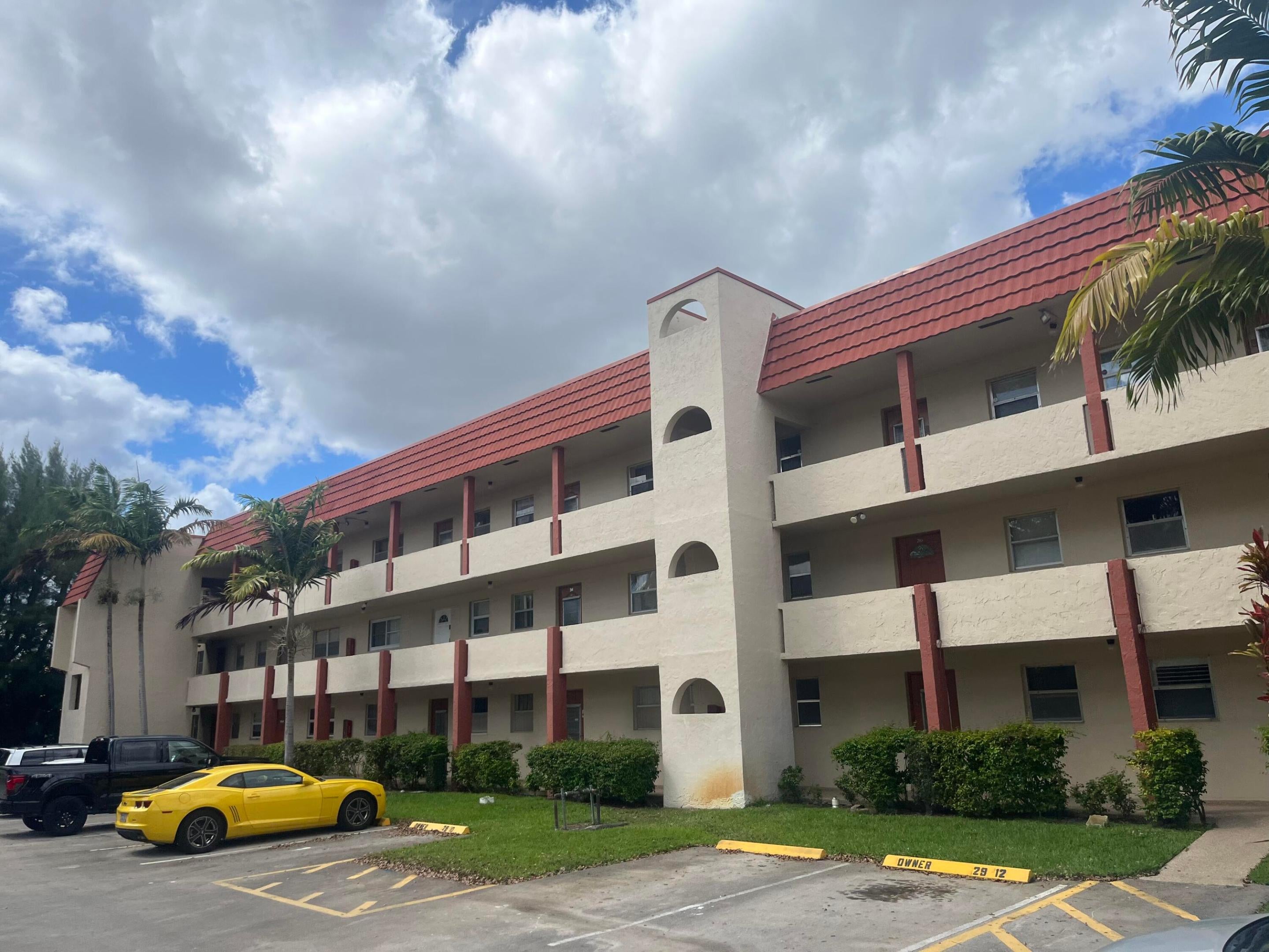 8101 N Sunrise Lakes Drive N 302, Sunrise FL 33322
