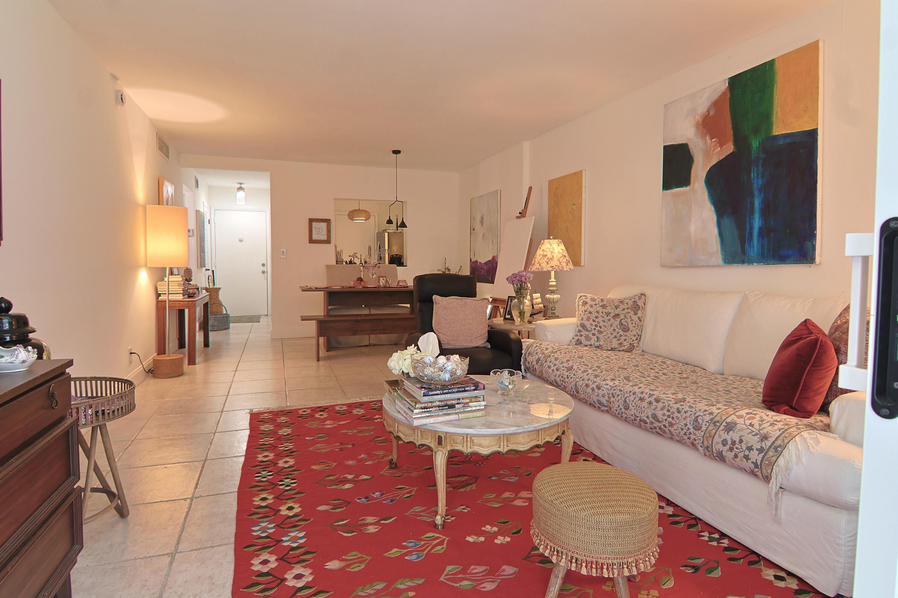 1000 NE 12th Avenue 106