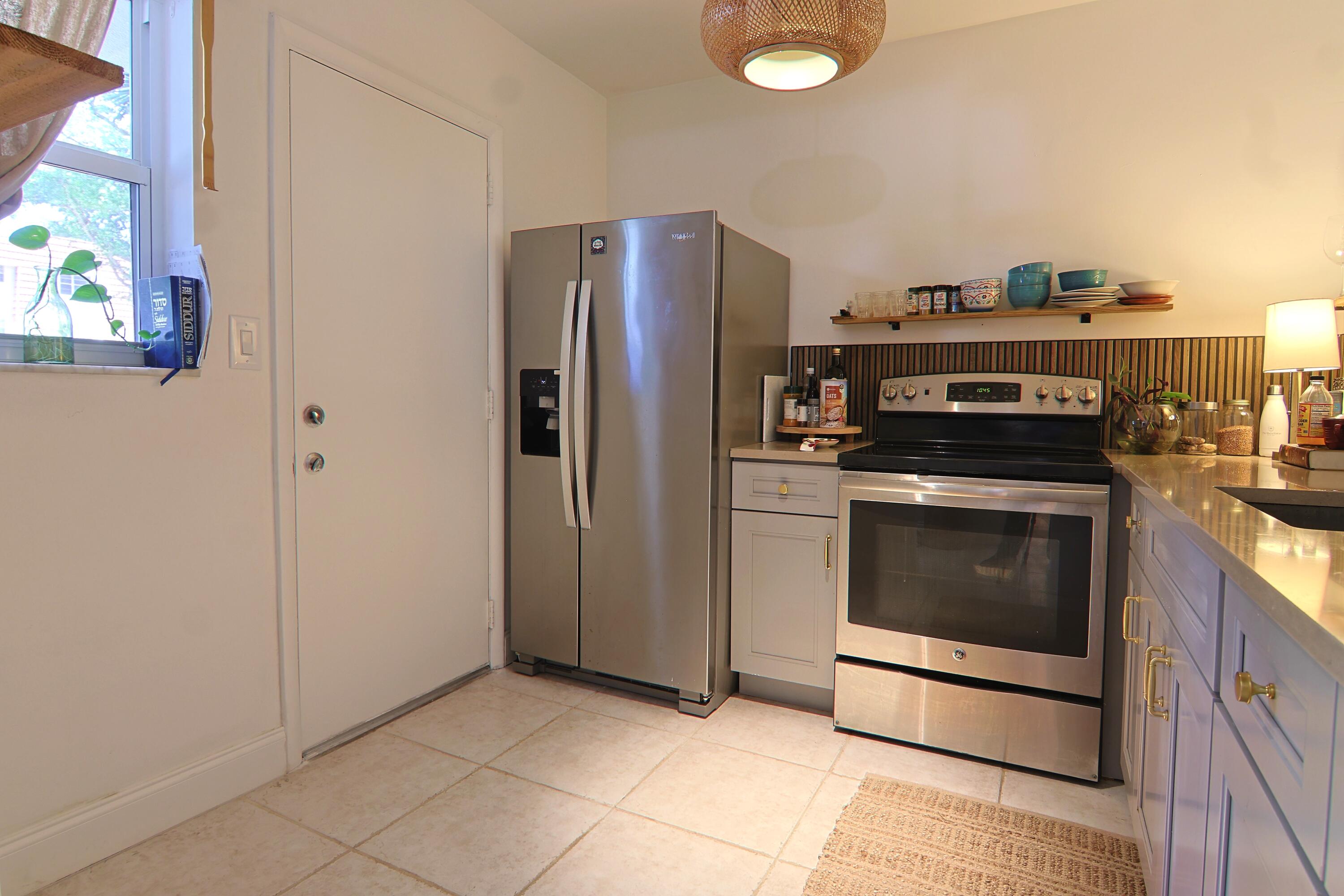 MEADOWBROOK CONDO APTS BLDG 7 - Residential