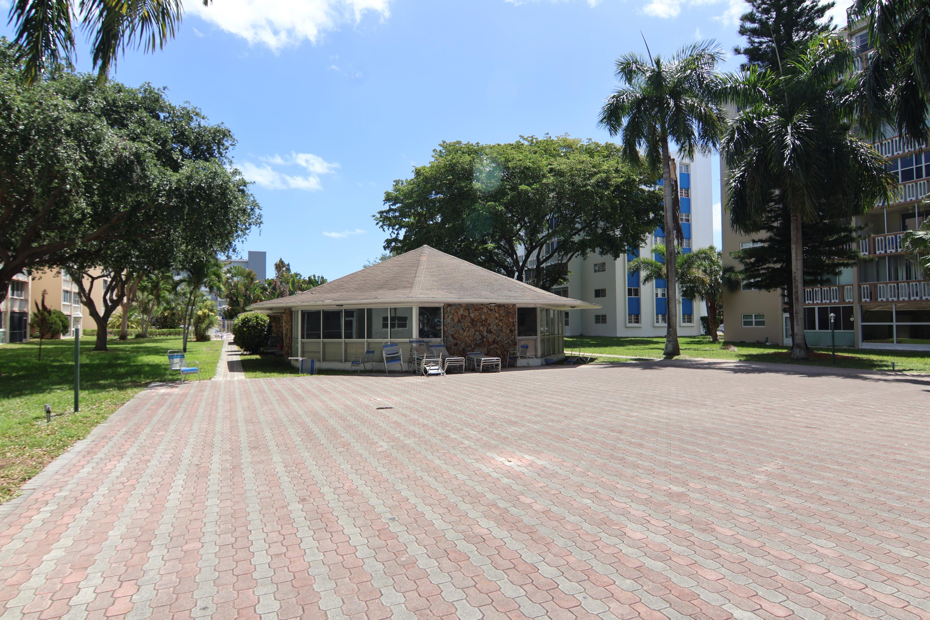 MEADOWBROOK CONDO APTS BLDG 7 - Residential