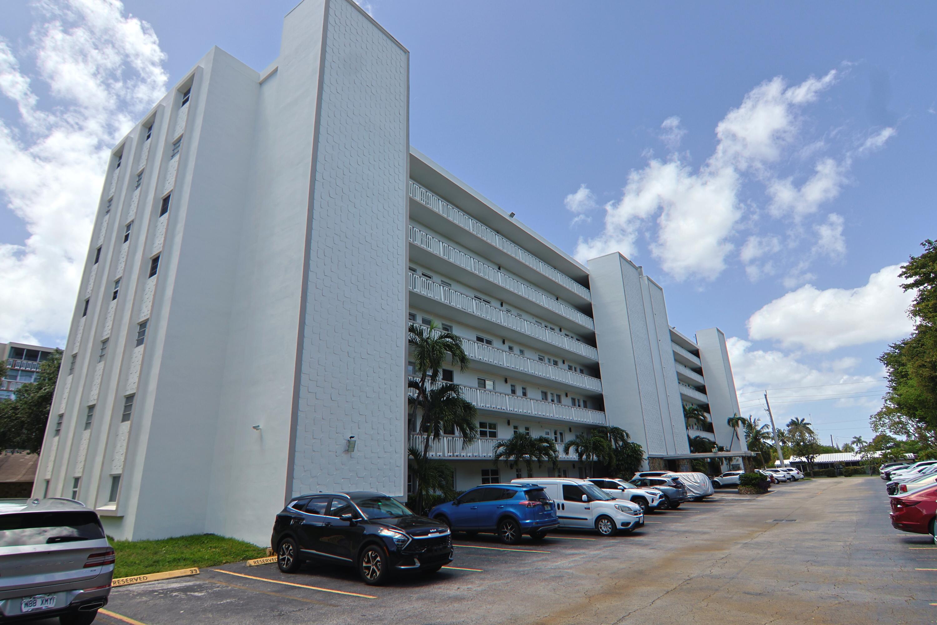 MEADOWBROOK CONDO APTS BLDG 7 - Residential