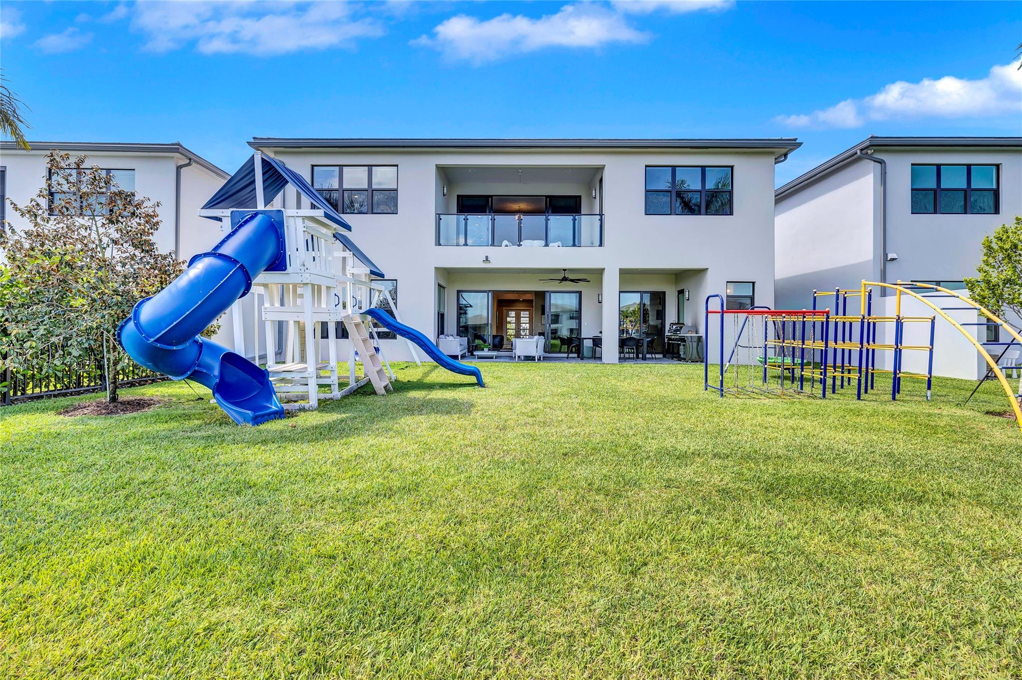 Lotus Palm - Residential