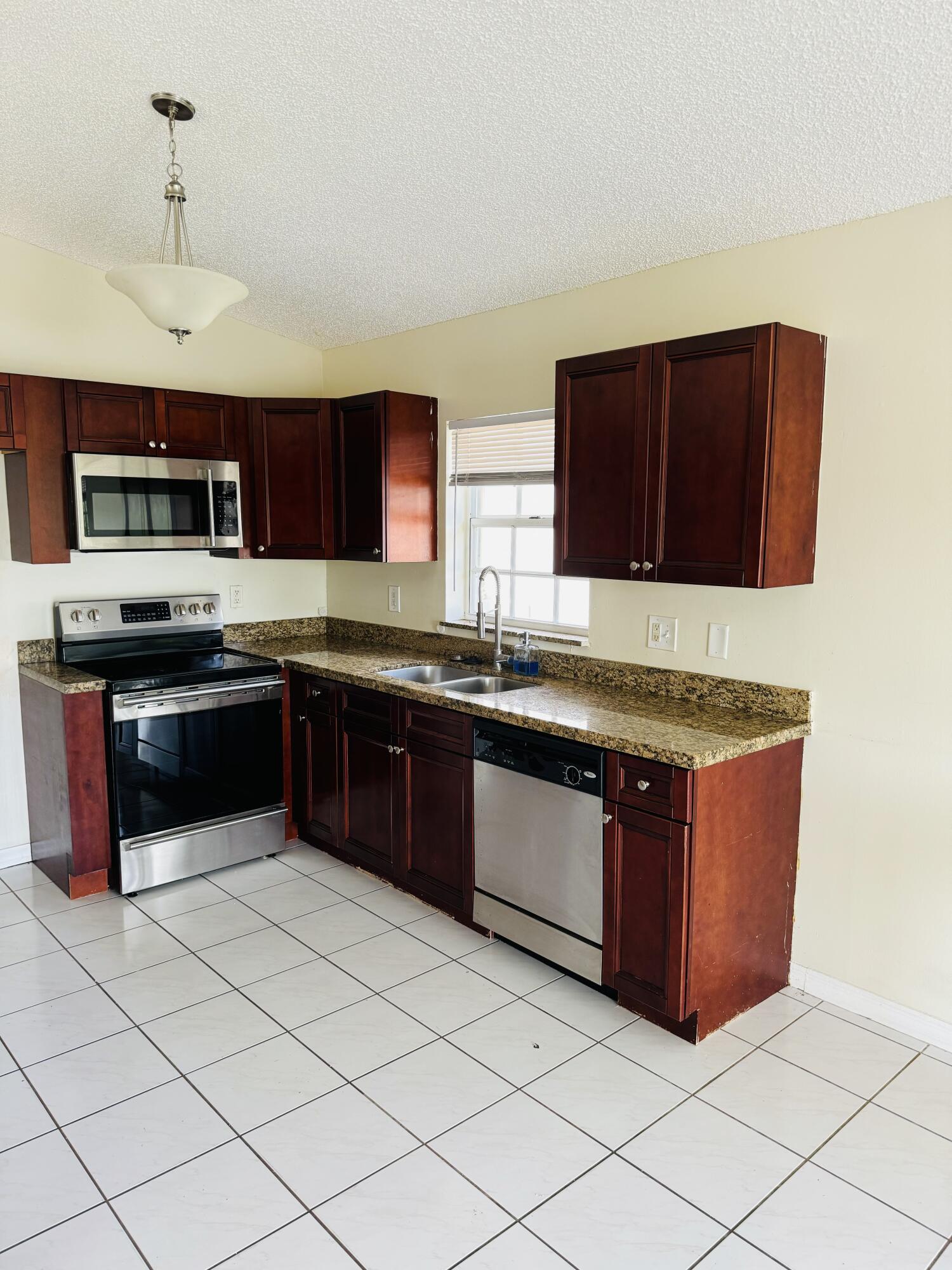 SILVER LAKES AT PEMBROKE PINES - Residential Lease