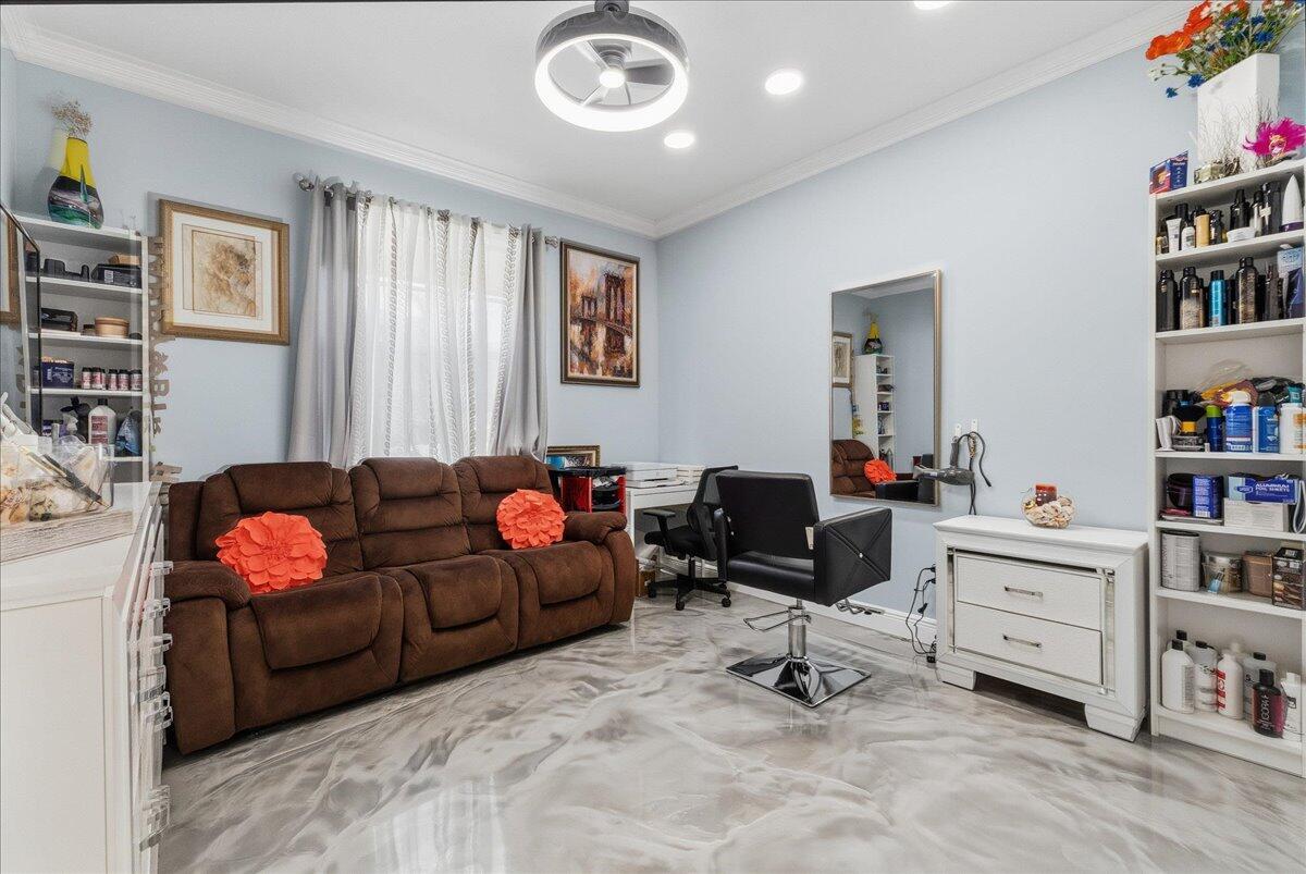 ANDROS ISLE - Residential