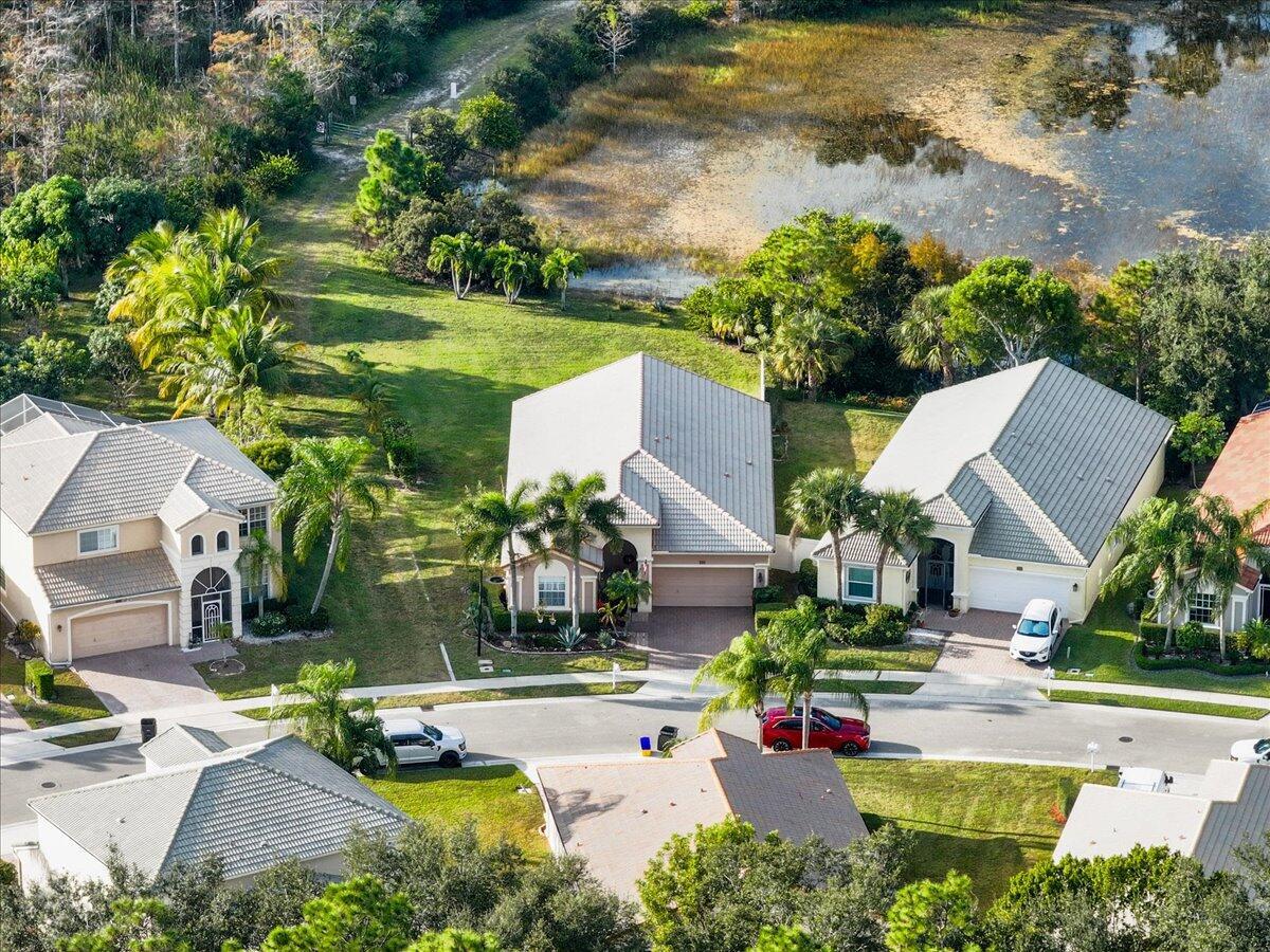 ANDROS ISLE - Residential