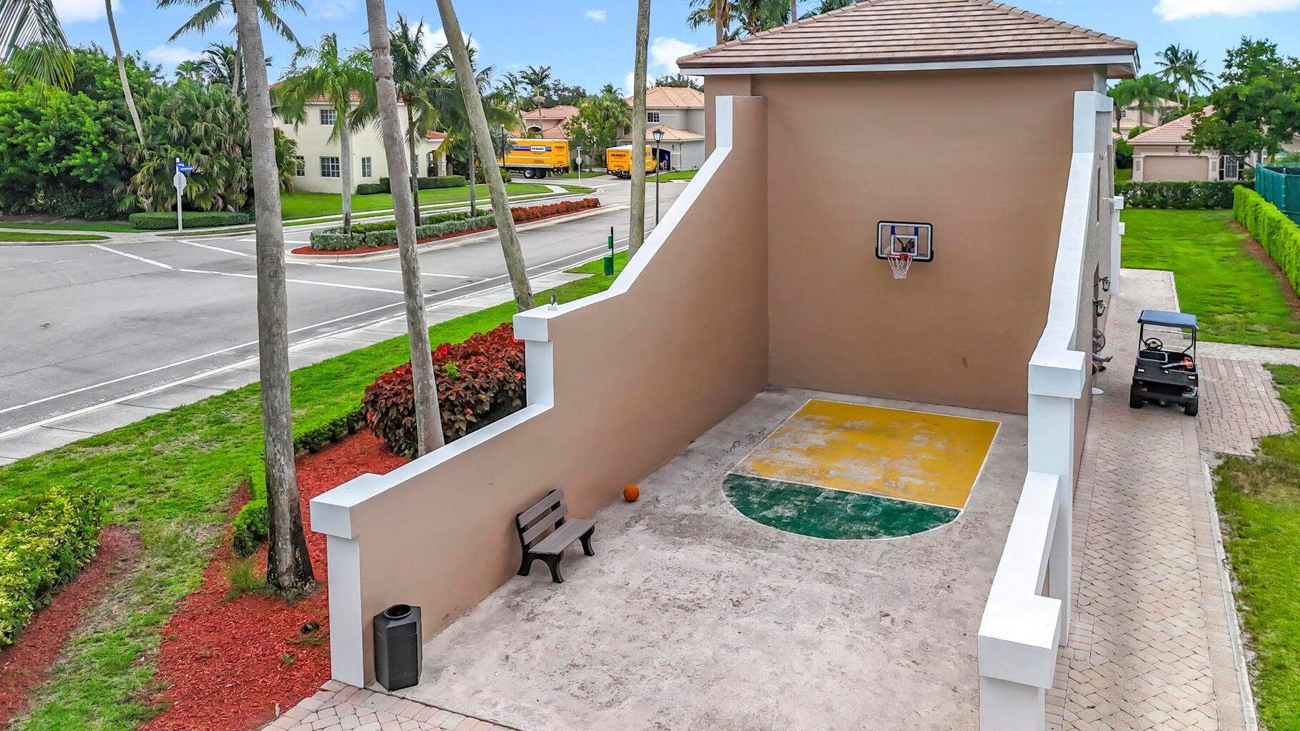 ANDROS ISLE - Residential