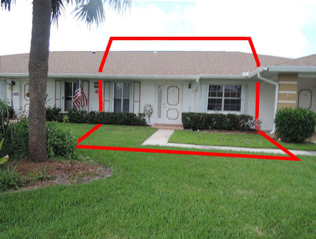 Photo of 1230 S Lakes End Drive #Apt E, Fort Pierce, FL 34982 (MLS # R10773260)