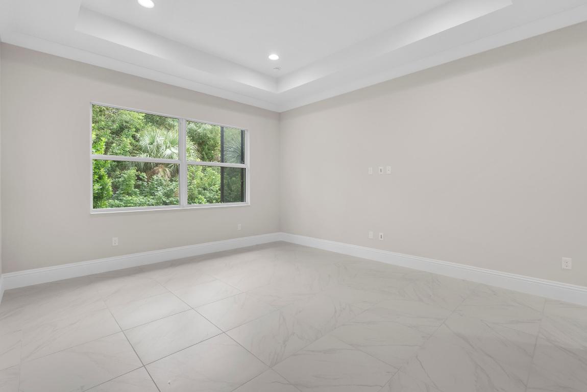 LUCAYA POINTE - PHASE 1 - Residential