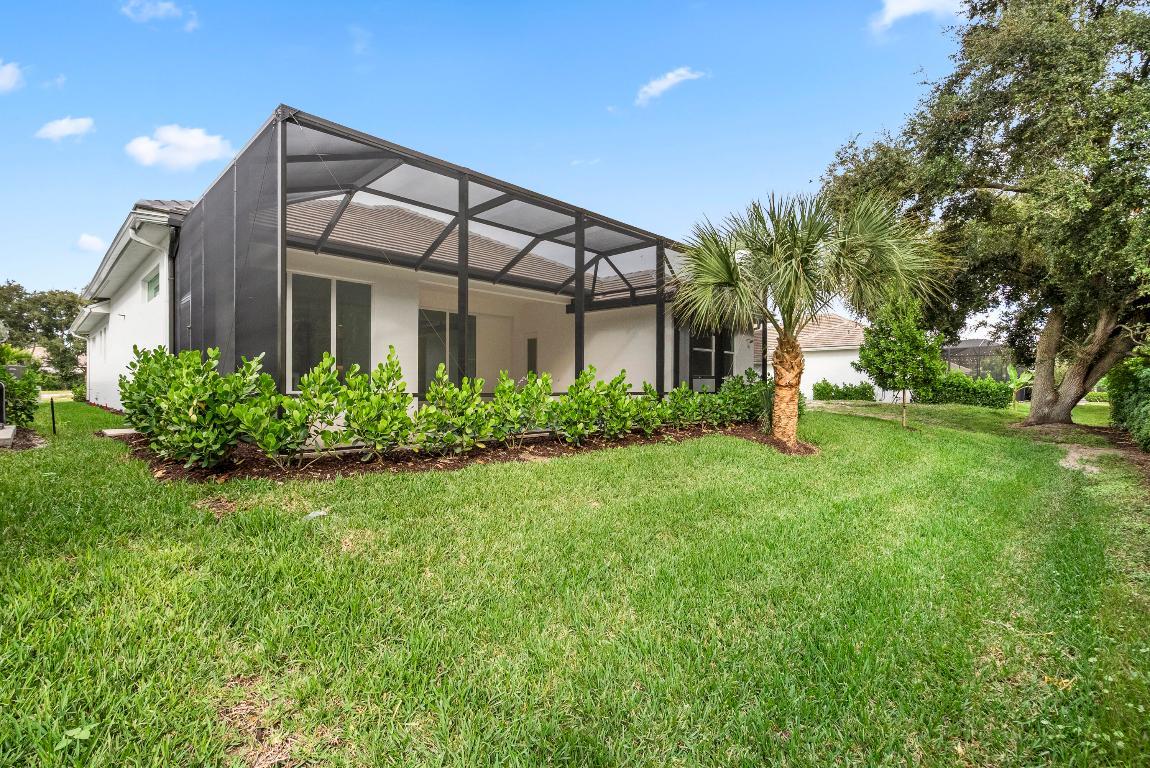 LUCAYA POINTE - PHASE 1 - Residential