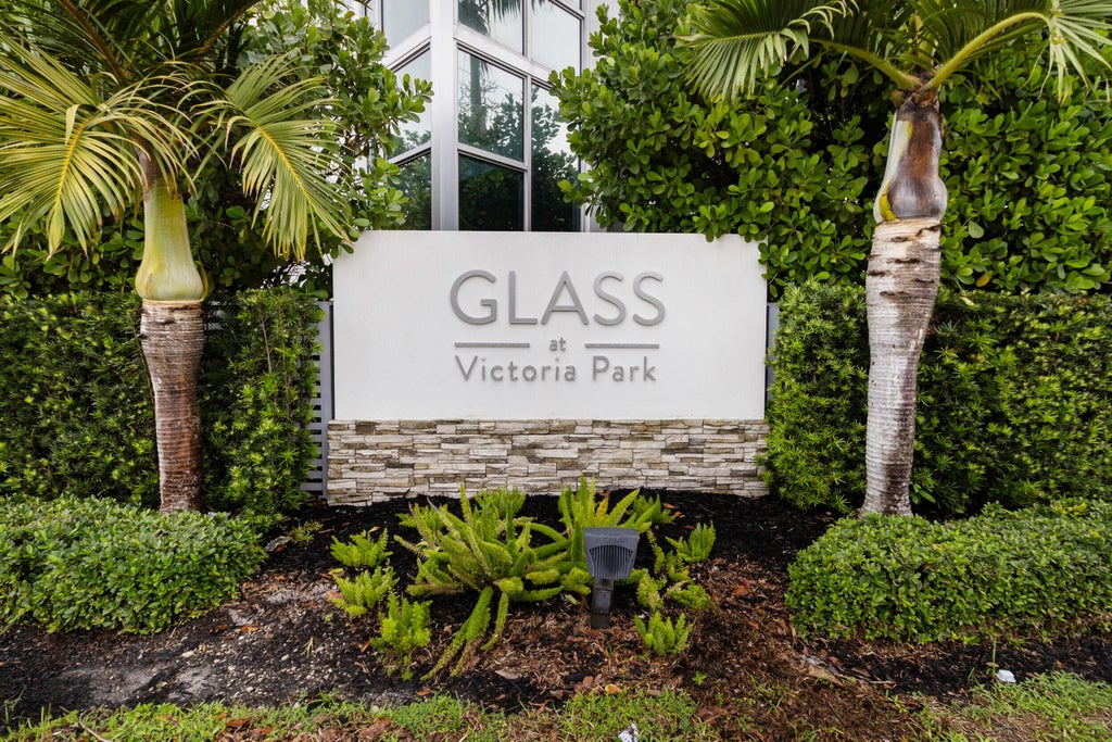 Photo of 606 NE 8TH Avenue, Fort Lauderdale, FL 33304 (MLS # B26080708)