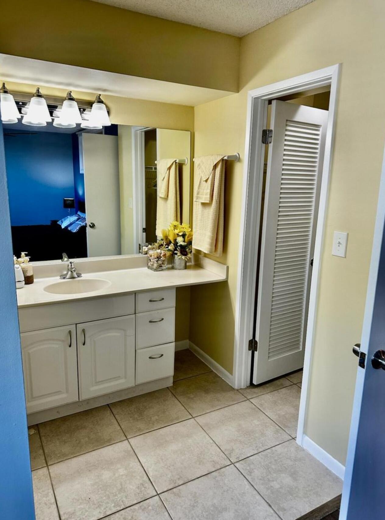 LAVERS DELRAY RACQUET CLUB CONDO - Residential Lease