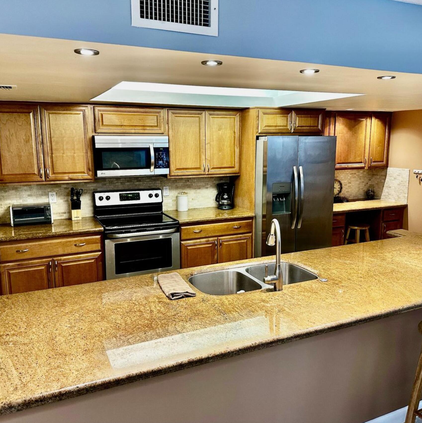 LAVERS DELRAY RACQUET CLUB CONDO - Residential Lease