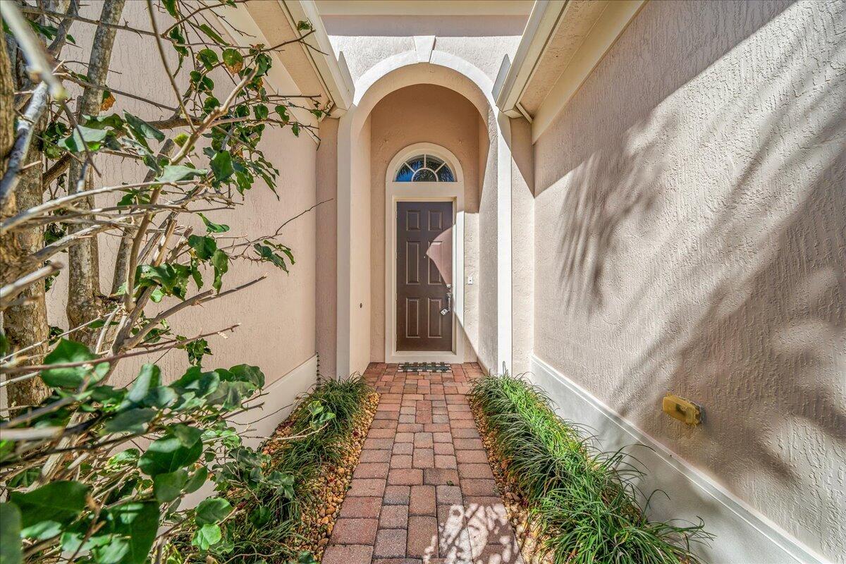 5730 Sunberry Circle