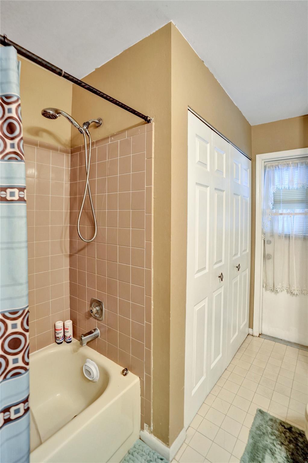 Greenwood II 103-46 B - Residential