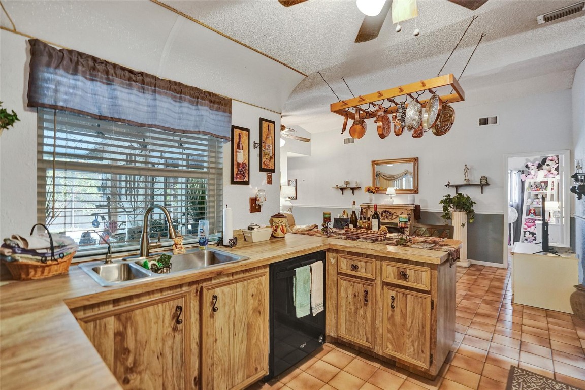 Greenwood II 103-46 B - Residential