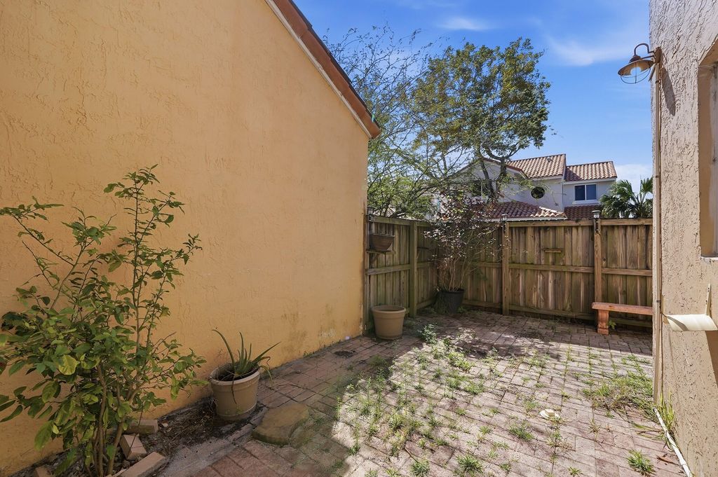 Photo of 3790 Piedmont Street, Hollywood, FL 33021 (MLS # B26009748)