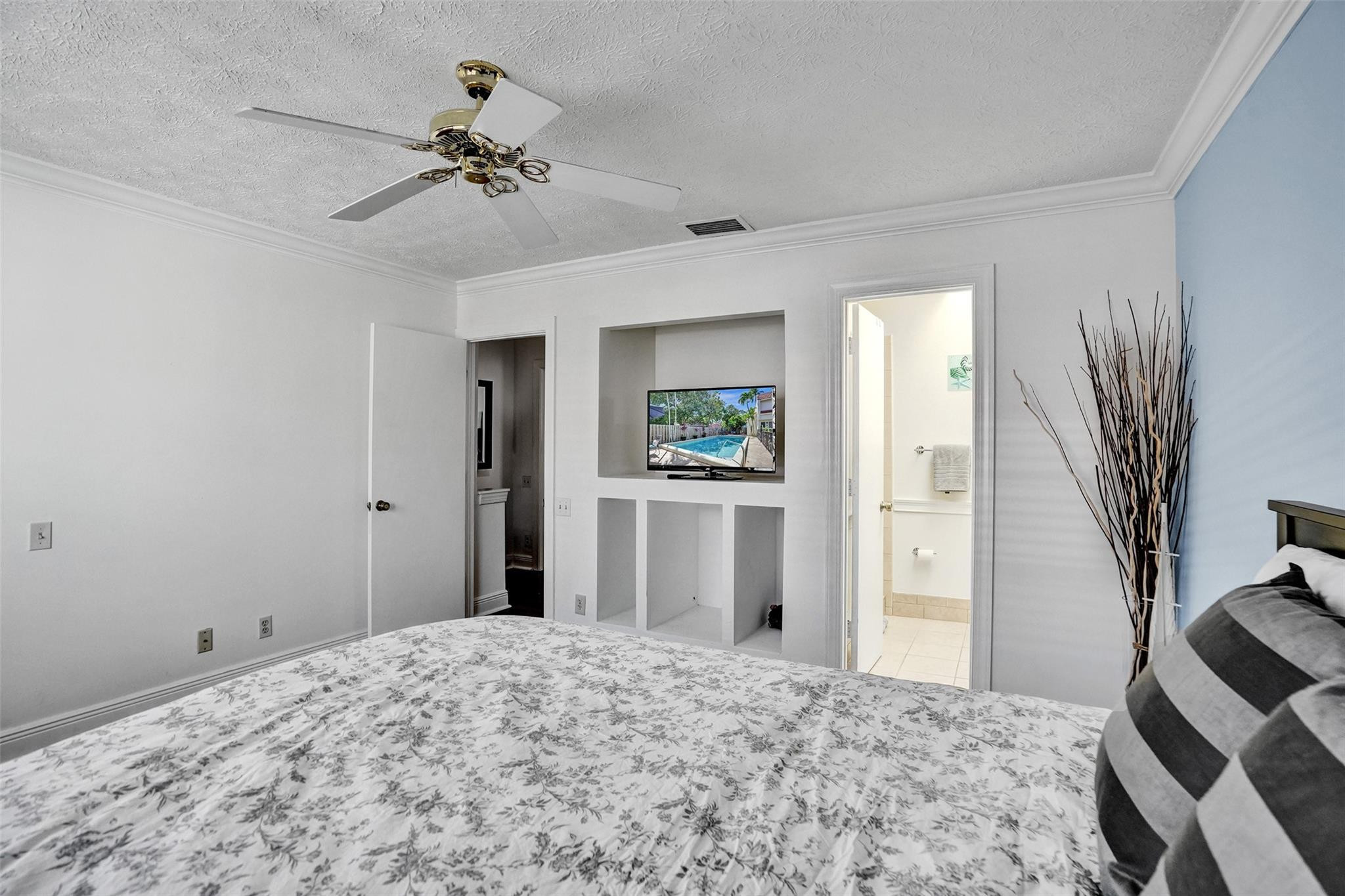 SOUTHPORT TOWNHOMES 1 CONDO - Residential
