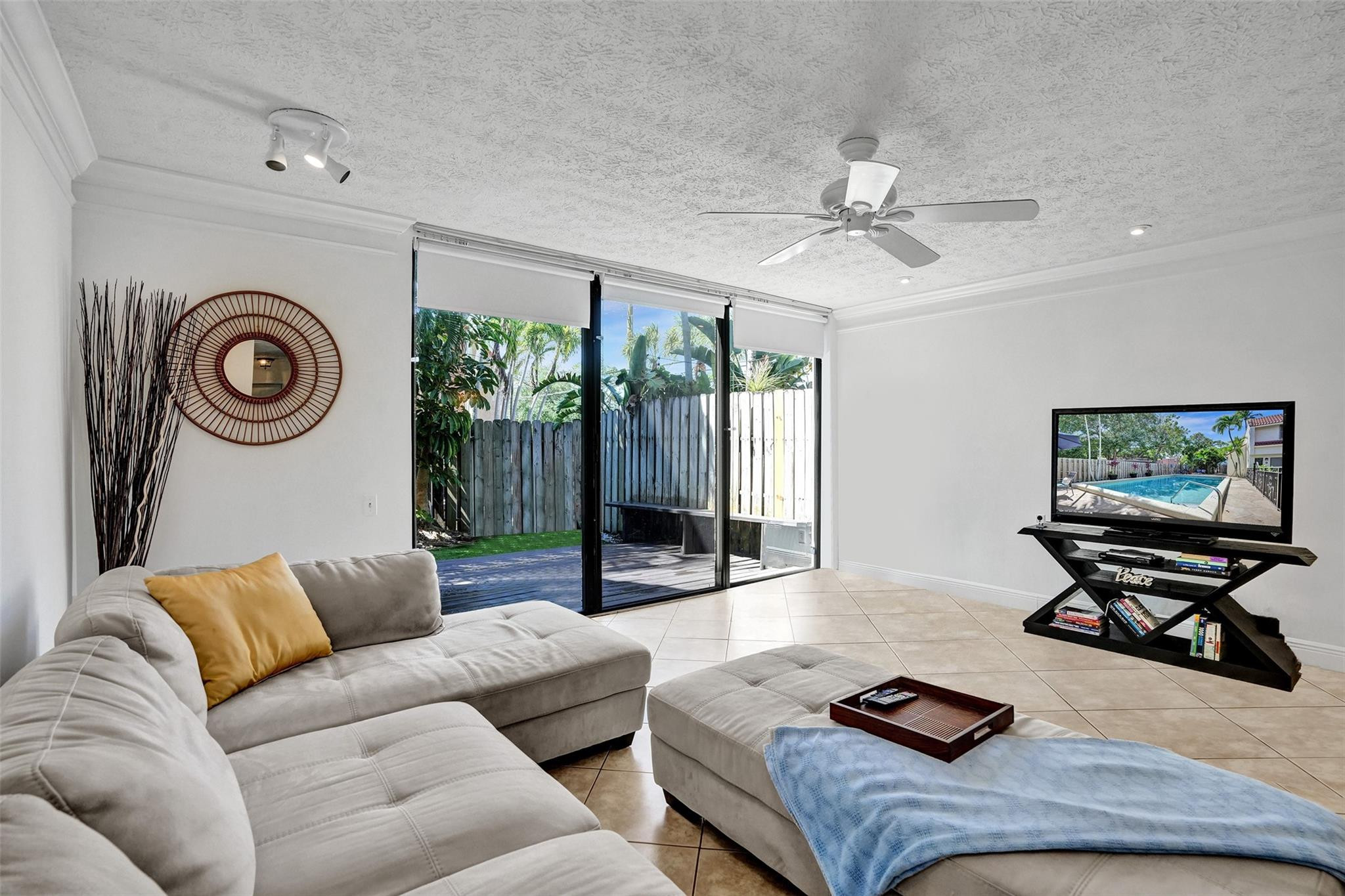SOUTHPORT TOWNHOMES 1 CONDO - Residential