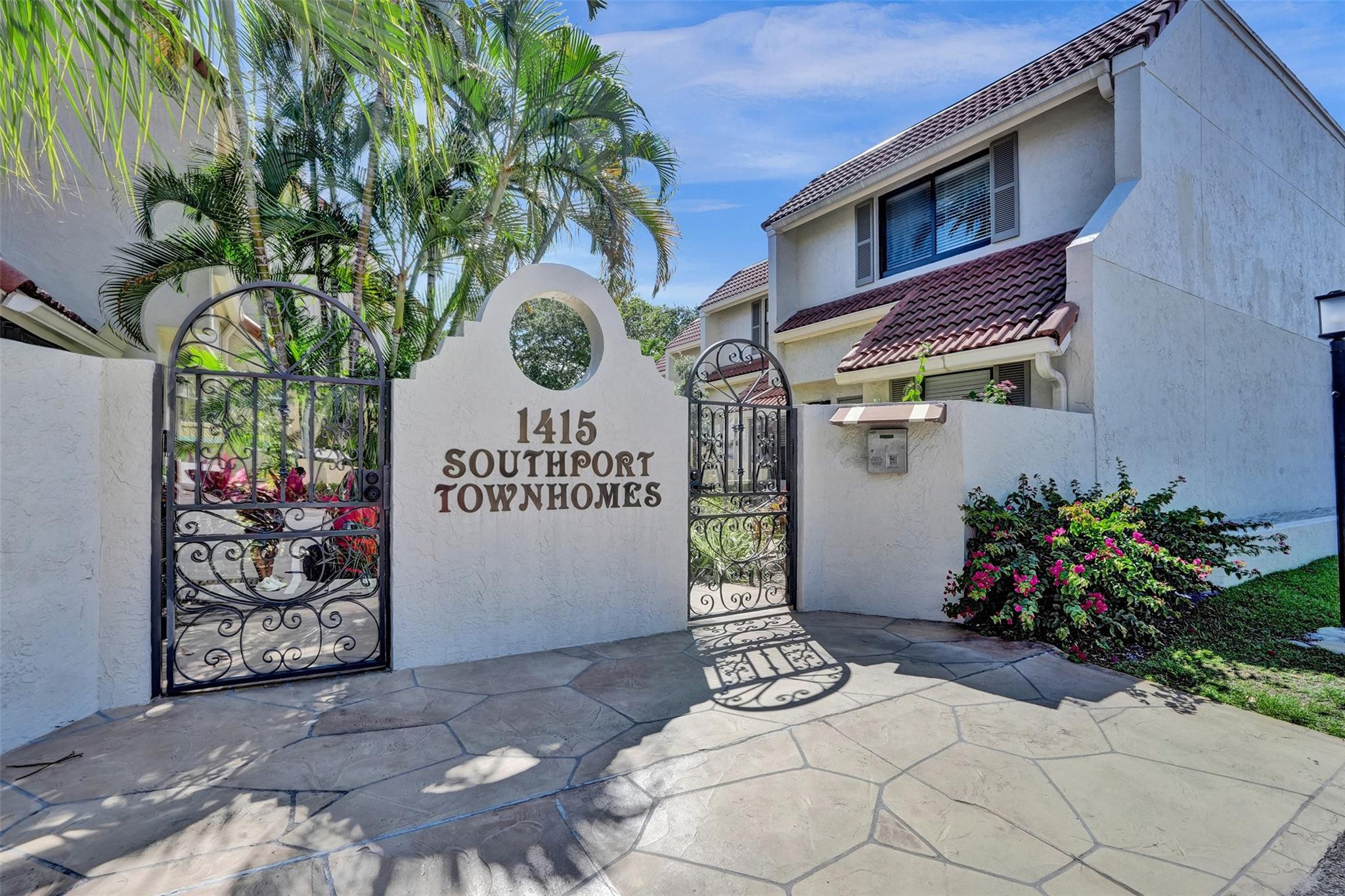 SOUTHPORT TOWNHOMES 1 CONDO - Residential