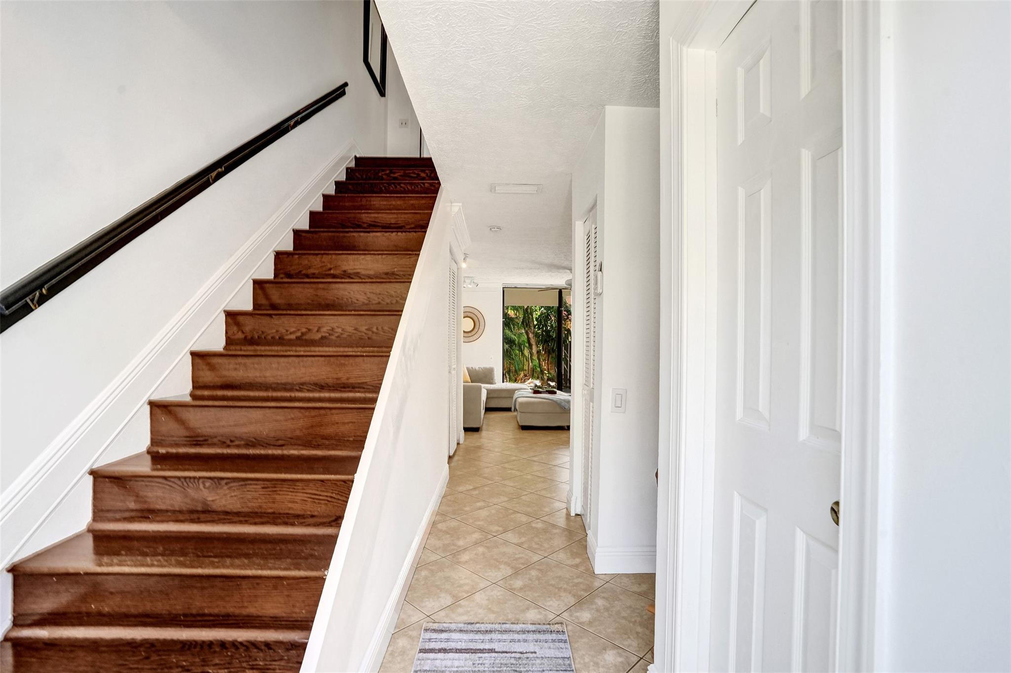 SOUTHPORT TOWNHOMES 1 CONDO - Residential
