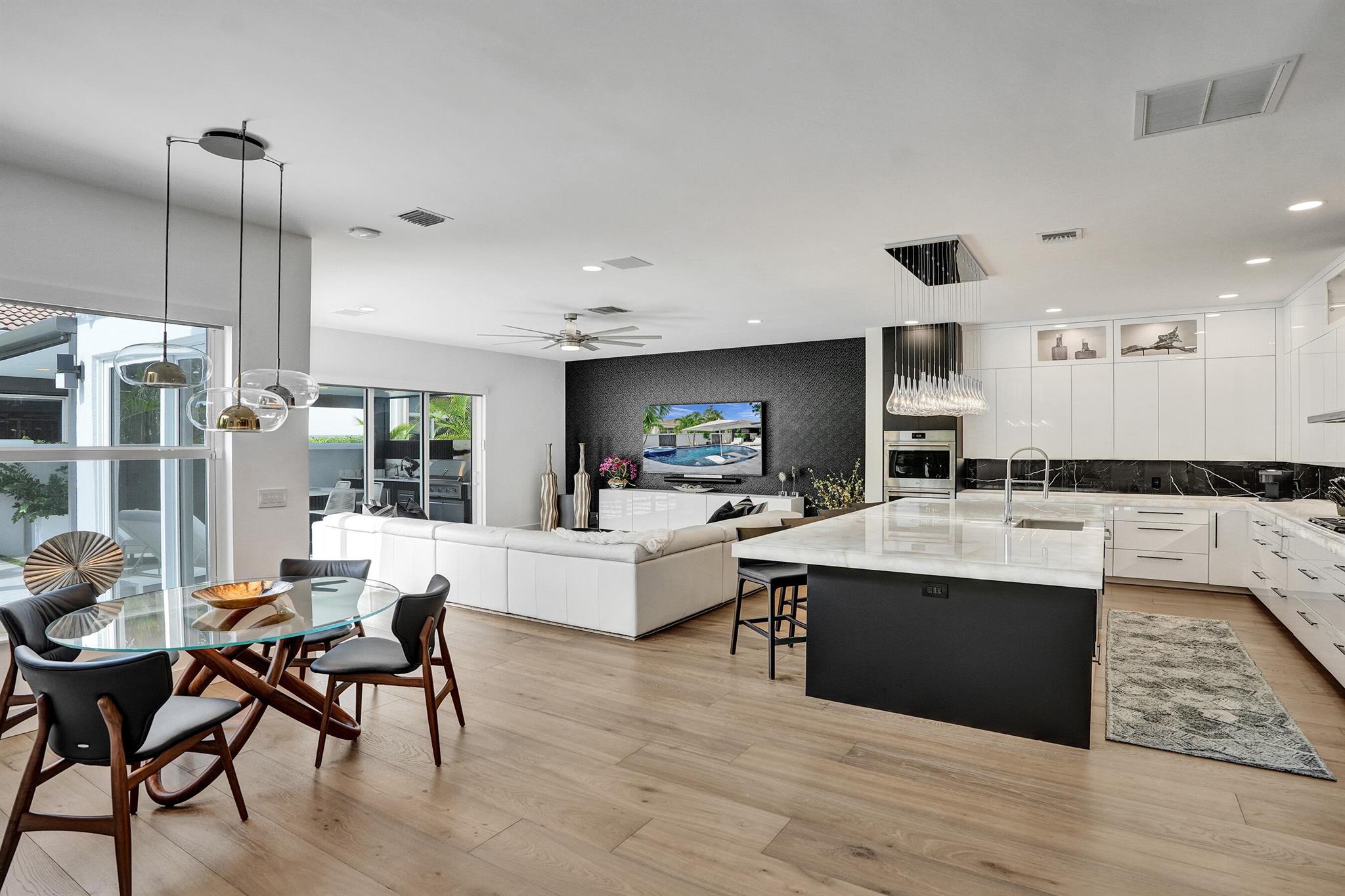 MAYFAIR AT WOODFIELD COUN - Residential