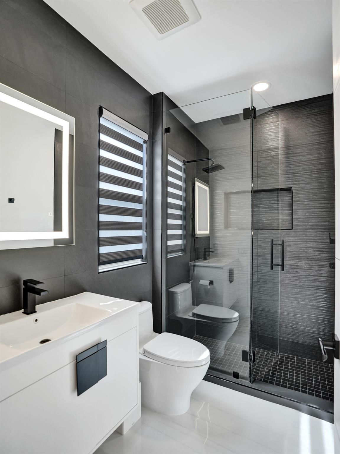 MAYFAIR AT WOODFIELD COUN - Residential