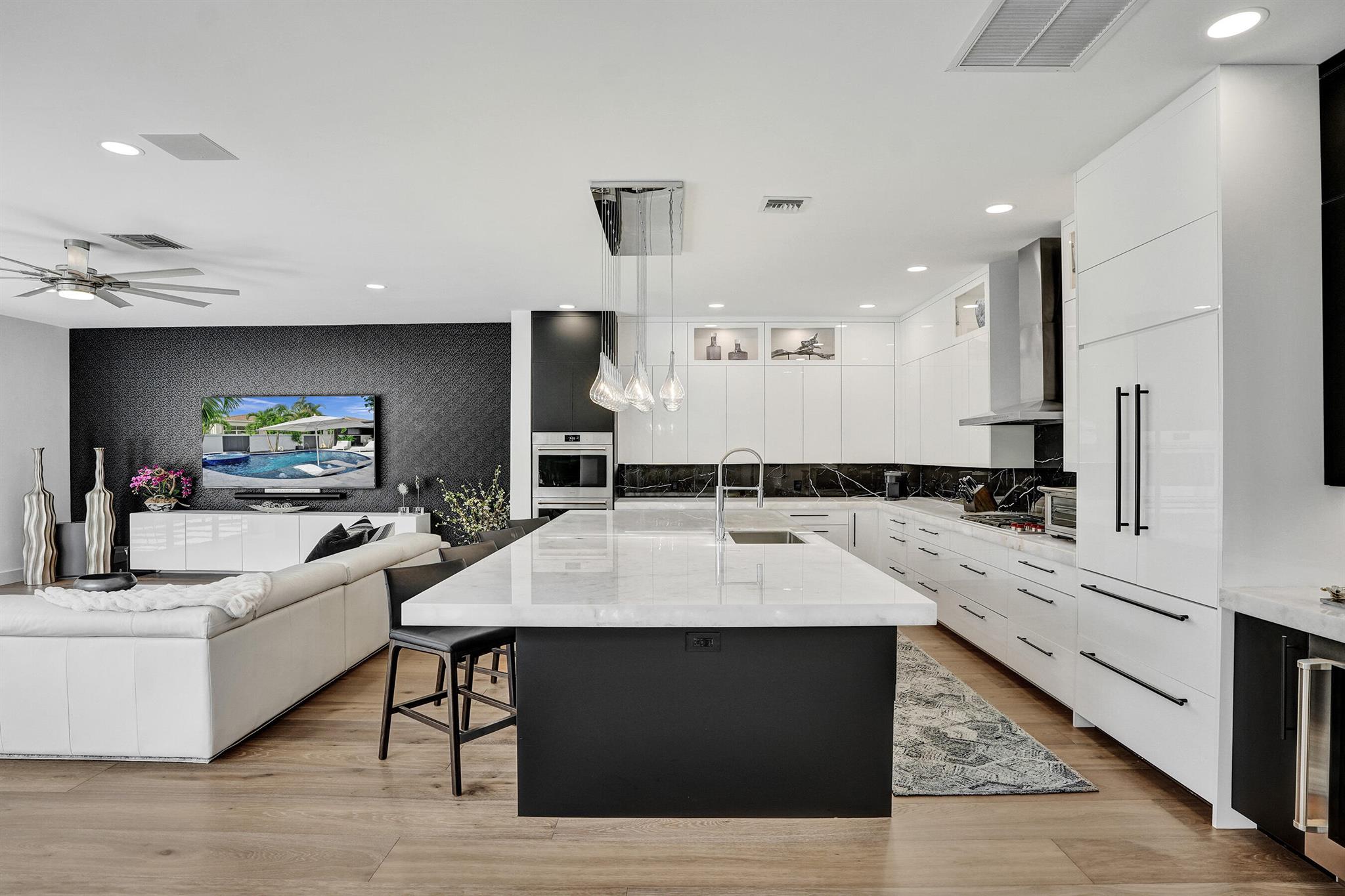 MAYFAIR AT WOODFIELD COUN - Residential