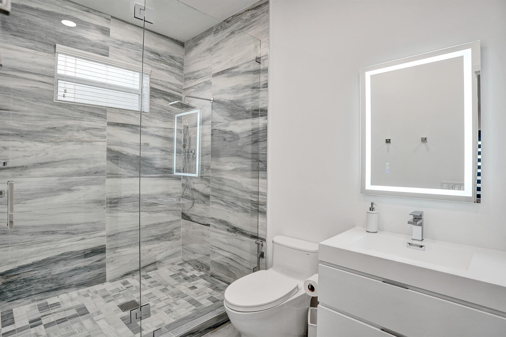 MAYFAIR AT WOODFIELD COUN - Residential