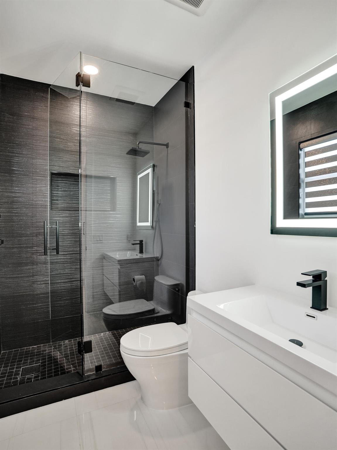 MAYFAIR AT WOODFIELD COUN - Residential