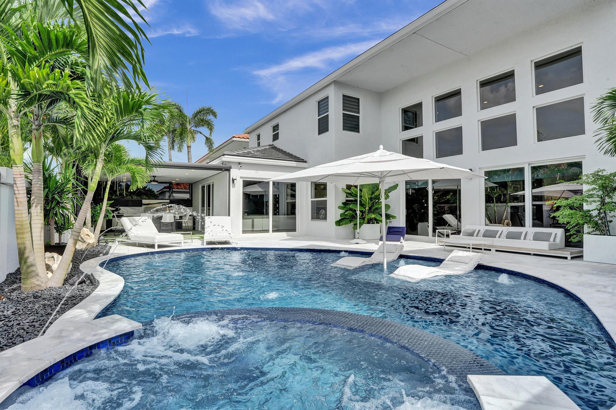 MAYFAIR AT WOODFIELD COUN - Residential