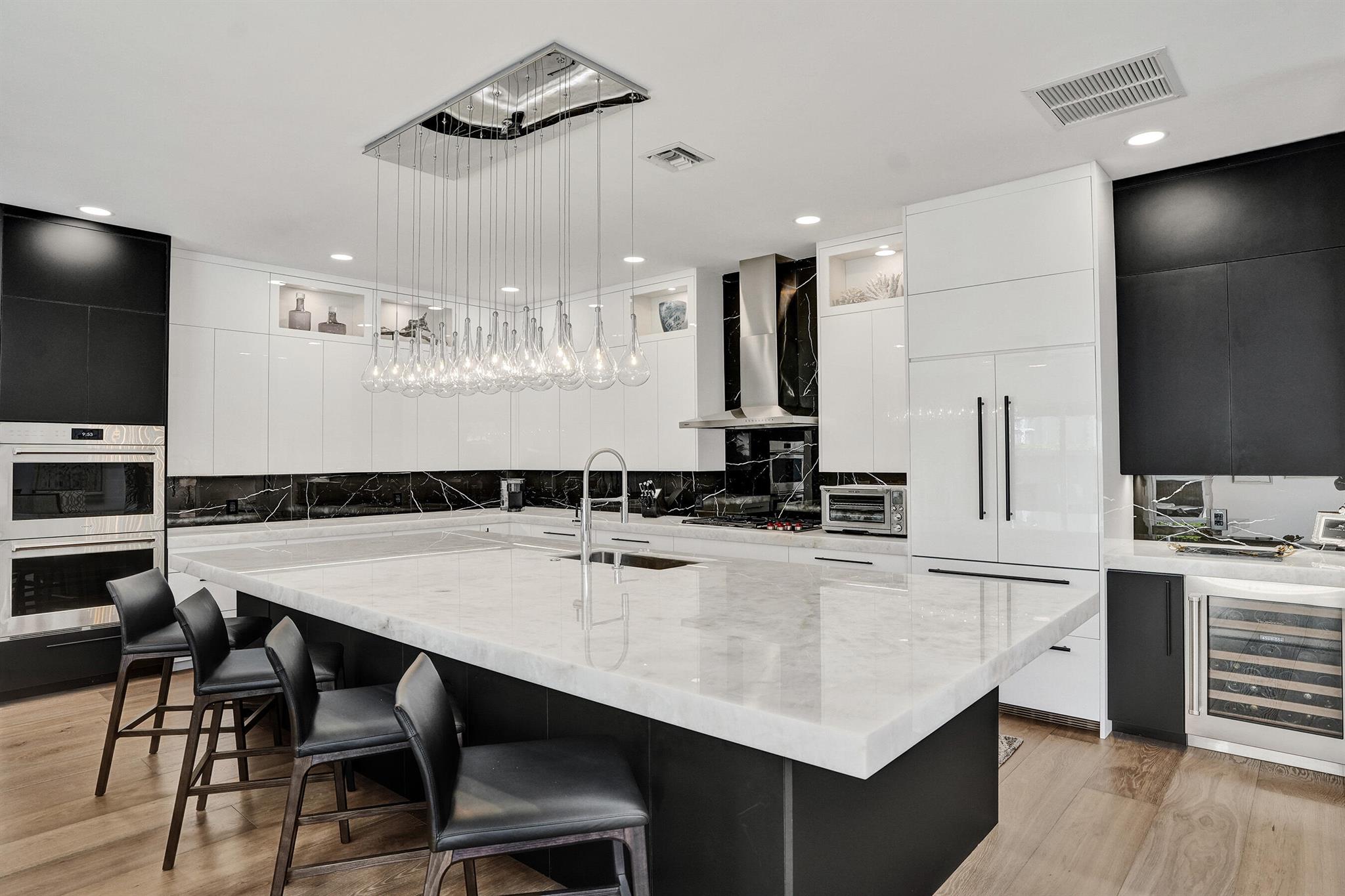 MAYFAIR AT WOODFIELD COUN - Residential