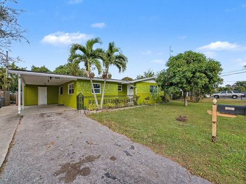 5043 Marcia Place West Palm Beach FL 33407