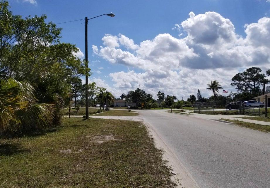 BREEZY ACRES - Residential