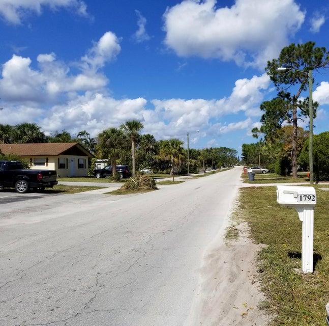 BREEZY ACRES - Residential