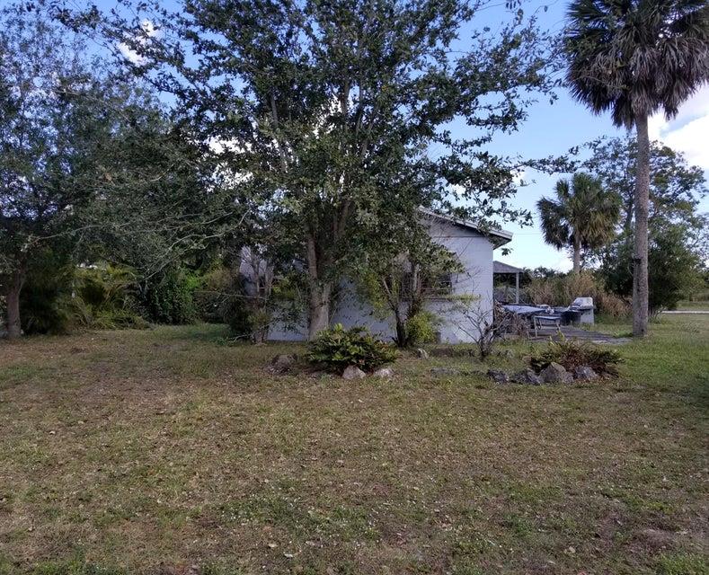 BREEZY ACRES - Residential