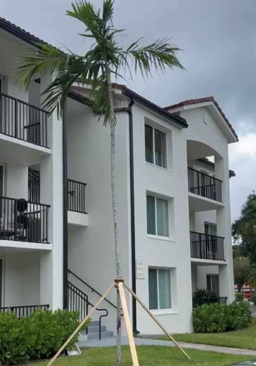 Live in a resort style community! This spacious 2 bedroom / 2 bath **** PROMOTION First
 month AND ONLY $500 of security deposit for qualified prospects. Unit has been painted and NEW
 LAMINATE FLOORING INSTALLED; Rent includes WATER, SEWER TRASH and CABLE. Unit features spacious spaces, ample closet space, lots of natural light and Full-size washer and dryer inside the unit. Live in a community that offers clubhouse amenities, pool, jacuzzi, children's playground, fitness center and barbecue area. Feel like you are on vacation! Unit close to Beach and Downtown Delray Beach. Close to I-95 and various local shops and restaurants. (2) Pets ok under 25# non-aggressive.
