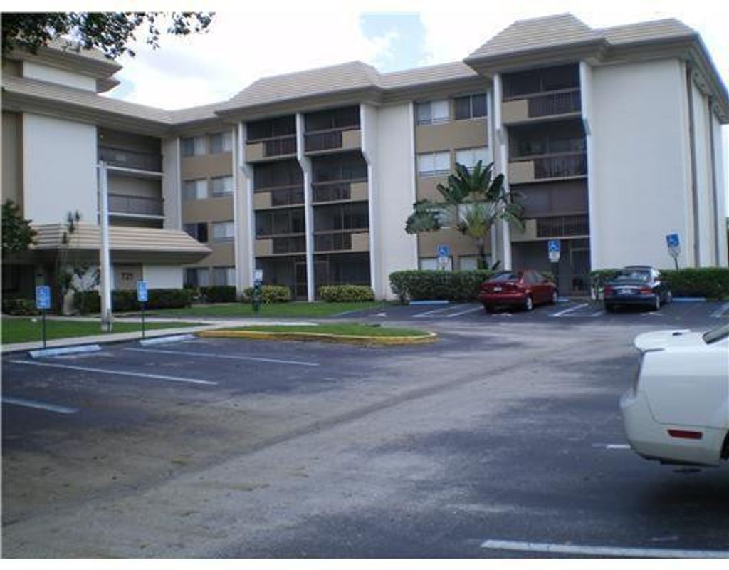 Photo of 721 N Pine Island Road #116, Plantation, FL 33324 (MLS # F10541776)