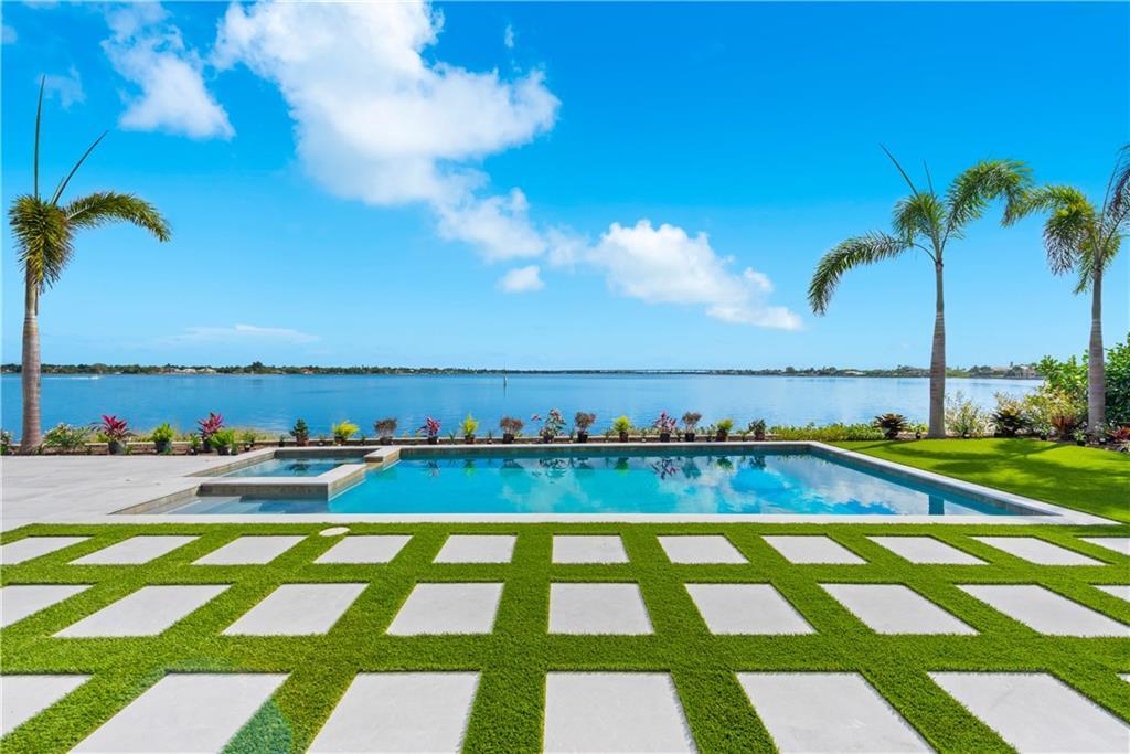 Floridian Golf Club - Residential