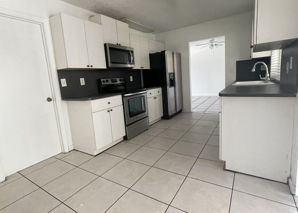 Photo of 1799 SW 9th Street, Boca Raton, FL 33486 (MLS # R11019119)