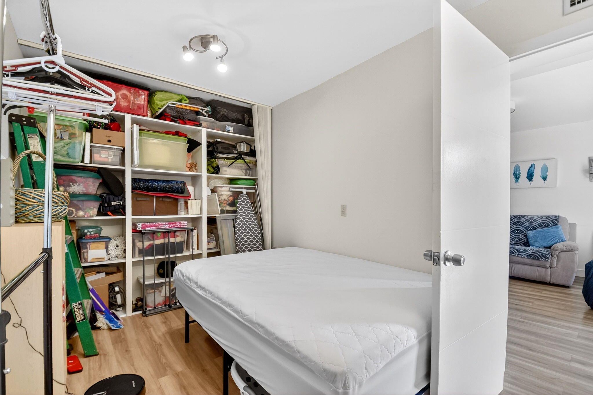 WHITEHALL VILLAGE - Residential Lease