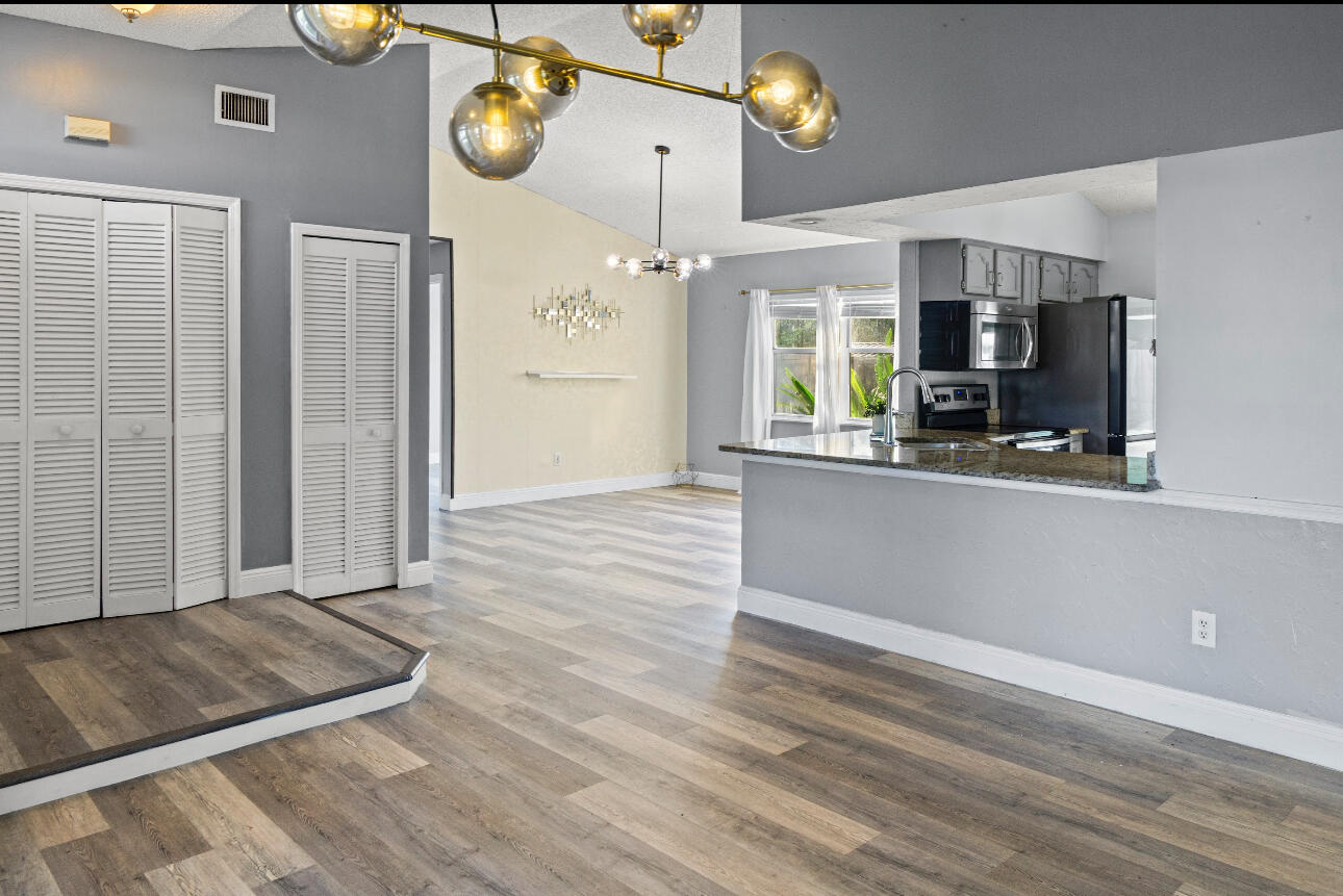 PORT ST LUCIE SECTION 30 - Residential Lease