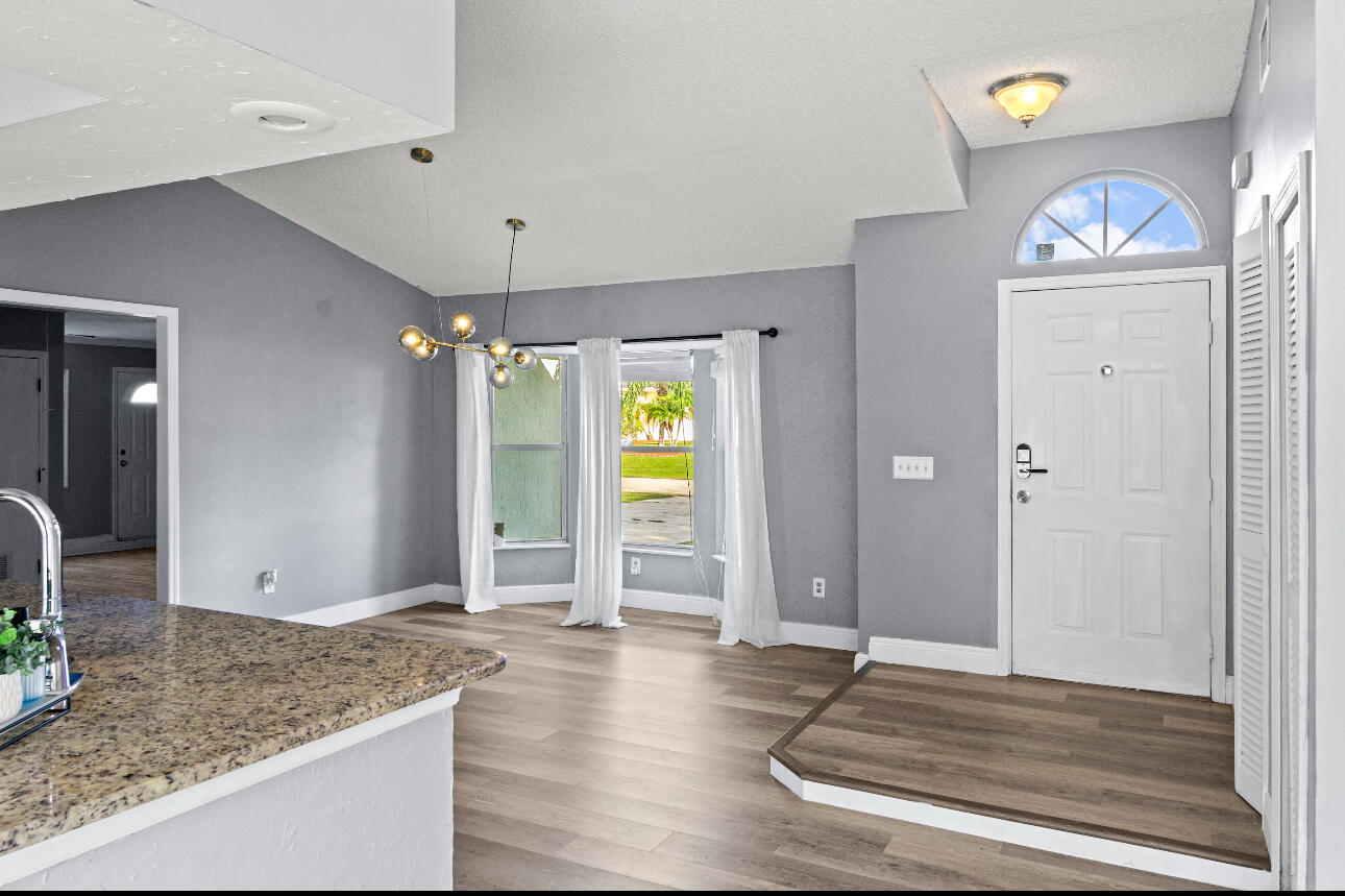 PORT ST LUCIE SECTION 30 - Residential Lease