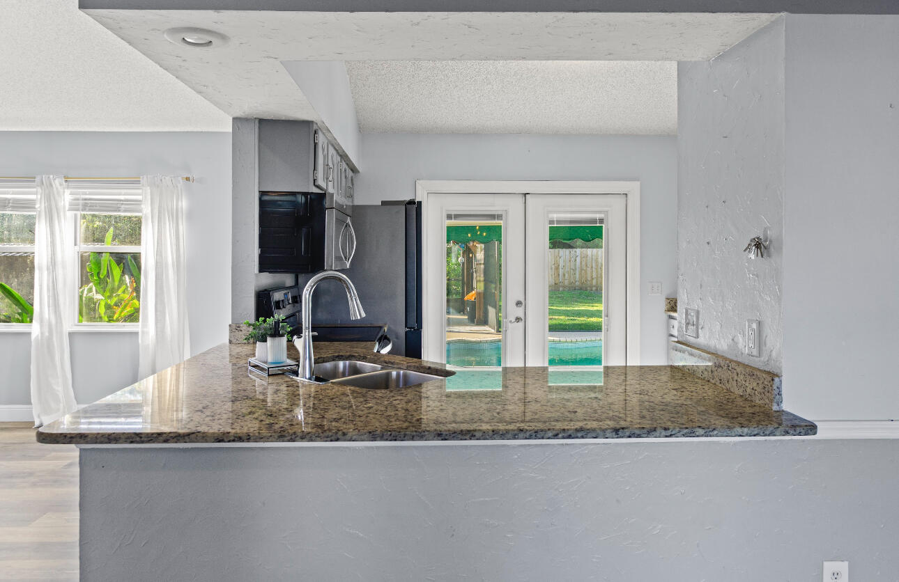 PORT ST LUCIE SECTION 30 - Residential Lease